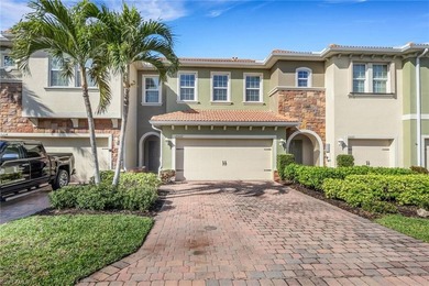 Bonita Lakes Area Townhome/Townhouse For Sale in Bonita Springs Florida