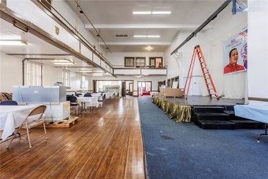 A rare opportunity! Located South East of City Center in the - photo 26