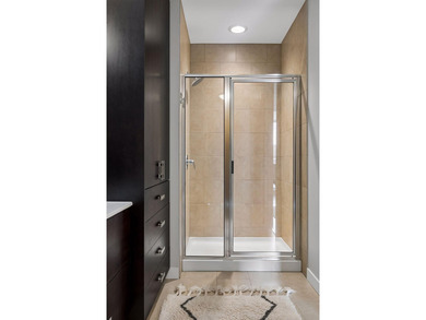 Refined urban living in one of the most coveted boutique - photo 31