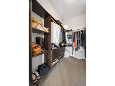 Refined urban living in one of the most coveted boutique - photo 34