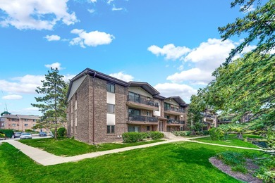 (private lake, pond, creek) Condo For Sale in Crestwood Illinois