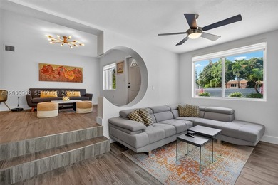 This is the one you've been waiting for. A bright, open-concept - photo 3