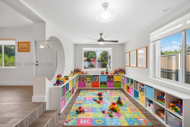 This is the one you've been waiting for. A bright, open-concept - photo 4