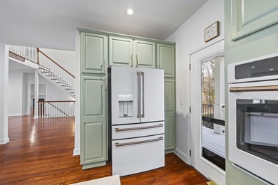 Welcome to this exceptional lakefront retreat in sought-after - photo 12