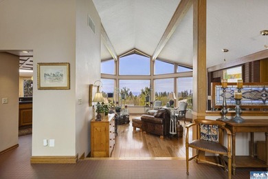 Tucked away in a setting of quiet privacy, yet just moments from - photo 12