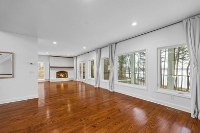 Welcome to this exceptional lakefront retreat in sought-after - photo 14