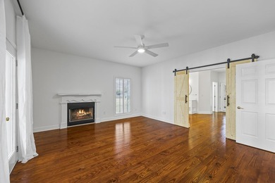 Welcome to this exceptional lakefront retreat in sought-after - photo 15