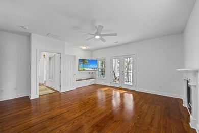 Welcome to this exceptional lakefront retreat in sought-after - photo 29