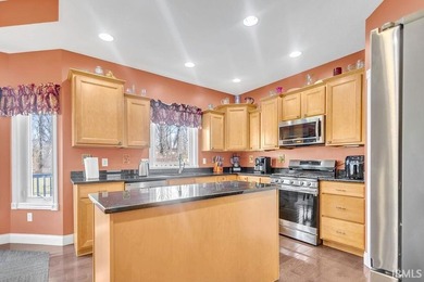 Welcome to this beautifully designed and meticulously maintained - photo 9