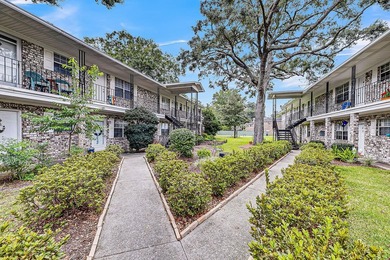 Welcome to 516 Arlington Drive, Unit B5! This beautifully - photo 2