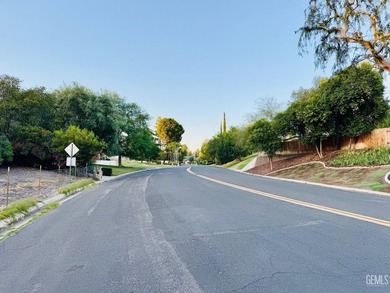 Rare opportunity to build your dream estate in one of - photo 4