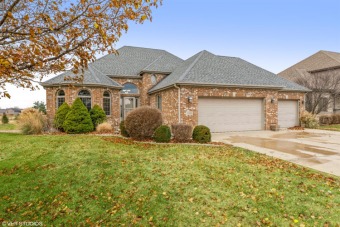 Doubletree Lake Home For Sale in Crown Point Indiana