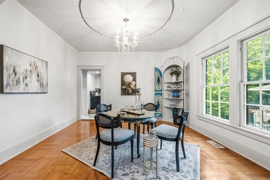 Beautifully restored 1938 historic cottage blending timeless - photo 20
