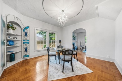 Beautifully restored 1938 historic cottage blending timeless - photo 22
