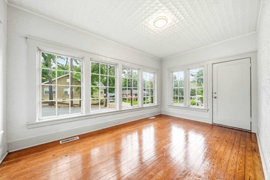 Beautifully restored 1938 historic cottage blending timeless - photo 38