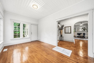 Beautifully restored 1938 historic cottage blending timeless - photo 41