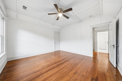Beautifully restored 1938 historic cottage blending timeless - photo 43