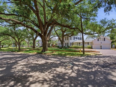 Set along the prestigious Palma Ceia Golf Course in South Tampa - photo 2