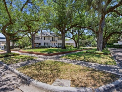 Set along the prestigious Palma Ceia Golf Course in South Tampa - photo 3