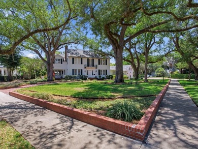 Set along the prestigious Palma Ceia Golf Course in South Tampa - photo 6