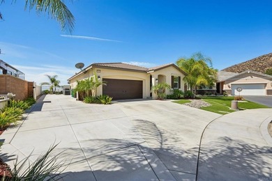 Welcome home to this beautifully upgraded single-family - photo 2