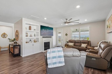 Welcome home to this beautifully upgraded single-family - photo 6