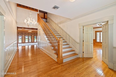 Tucked along a quiet, private street filled with grand estate - photo 5