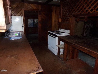 2 bedroom, 1 bathroom home on .88 acres. Close to Waldport Bay - photo 9