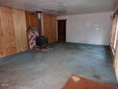 2 bedroom, 1 bathroom home on .88 acres. Close to Waldport Bay - photo 10