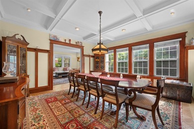 Charming Tudor-Style Colonial Located In Prestigious Great Neck - photo 9