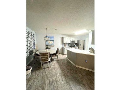 **Sellers to include 1 year home warranty** Lovely three bedroom - photo 4