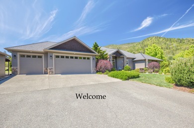 (private lake, pond, creek) Home For Sale in Grants Pass Oregon