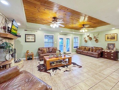 A private UNRESTRICTED slice of paradise in the heart of Rayburn - photo 6