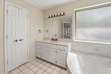 Welcome to your private retreat on beautiful Lake Palestine - photo 26