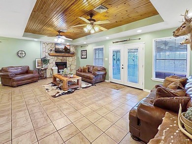 A private UNRESTRICTED slice of paradise in the heart of Rayburn - photo 7