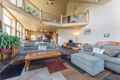 Experience exceptional lakefront living on beautiful Rainy Lake! - photo 7