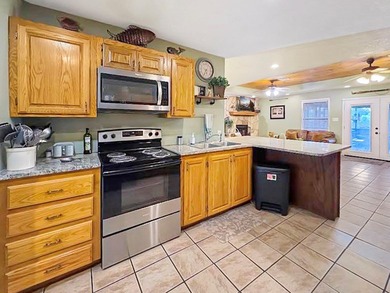 A private UNRESTRICTED slice of paradise in the heart of Rayburn - photo 9