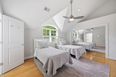 Welcome to an exquisite coastal residence that offers a - photo 31