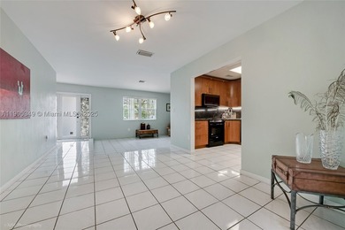 Spacious 5Bed/3Bath on a 10,000 sq/ft lot at the end of a cul de - photo 3