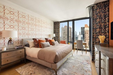 THE ULTIMATE MANHATTAN LUXURY WITH ICONIC SKYLINE & EAST RIVER - photo 12