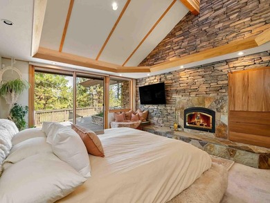 THIS 4 BEDROOM, SINGLE LEVEL impeccably maintained - photo 29