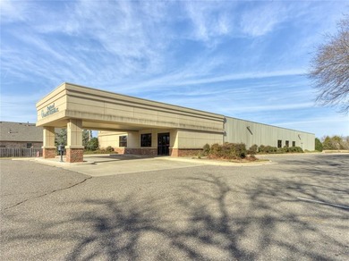 Well-positioned commercial building offering 10,200 sq ft of