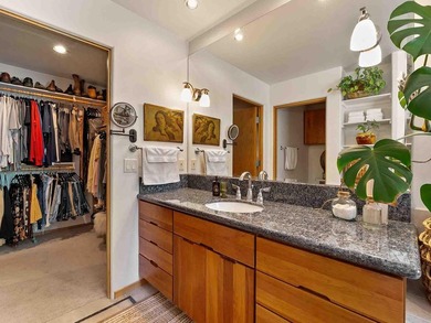 THIS 4 BEDROOM, SINGLE LEVEL impeccably maintained - photo 33