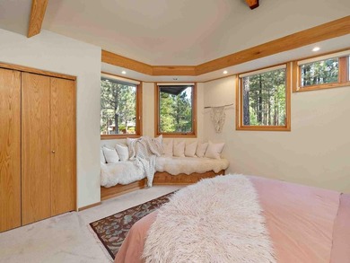 THIS 4 BEDROOM, SINGLE LEVEL impeccably maintained - photo 37