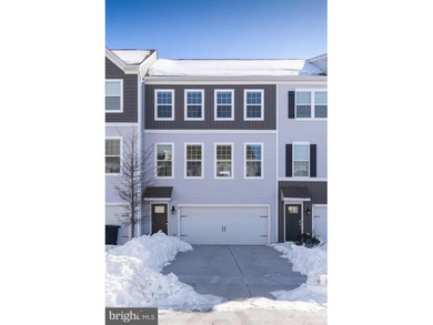 (private lake, pond, coastal) Townhome/Townhouse For Sale in Mount Holly New Jersey