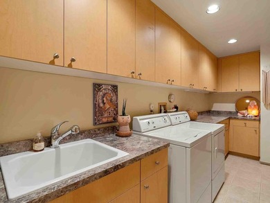 THIS 4 BEDROOM, SINGLE LEVEL impeccably maintained - photo 42