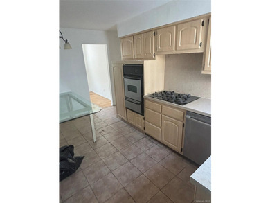Spacious and well-located two-family home nestled in the heart - photo 4