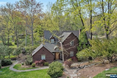 (private lake, pond, coastal) Home For Sale in Upper Saddle River New Jersey