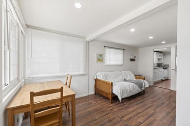 Live the quintessential beach lifestyle in the heart of Mission - photo 5