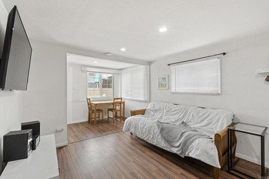 Live the quintessential beach lifestyle in the heart of Mission - photo 9